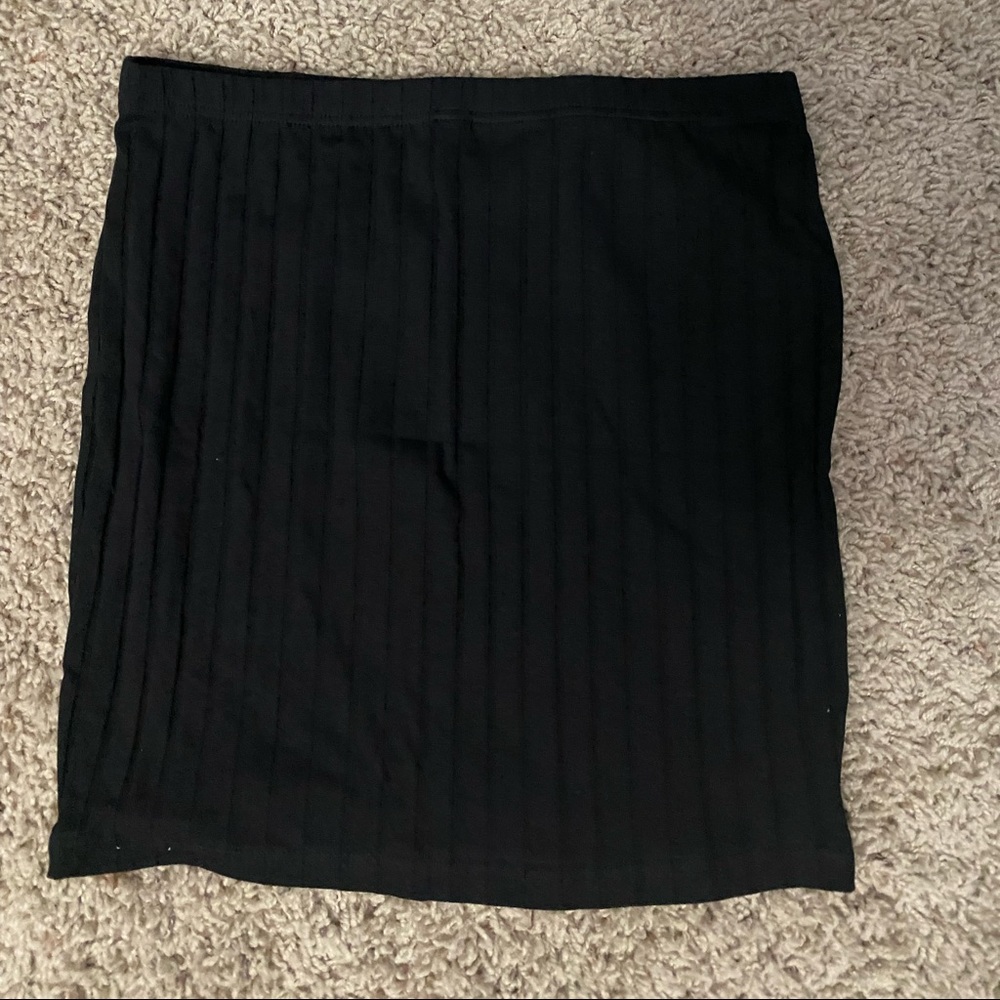 Black pencil skirt